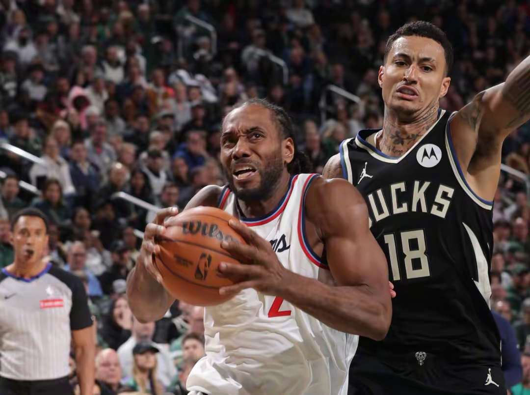 赛后体能课后，密尔沃基雄鹿篮板制胜备战德国杯，球迷炸锅，临场指挥获称赞